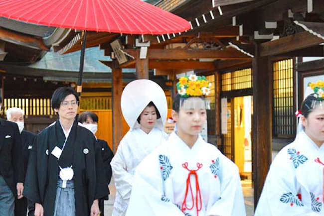 Shinto Weddings: A Glimpse into Japanese Tradition