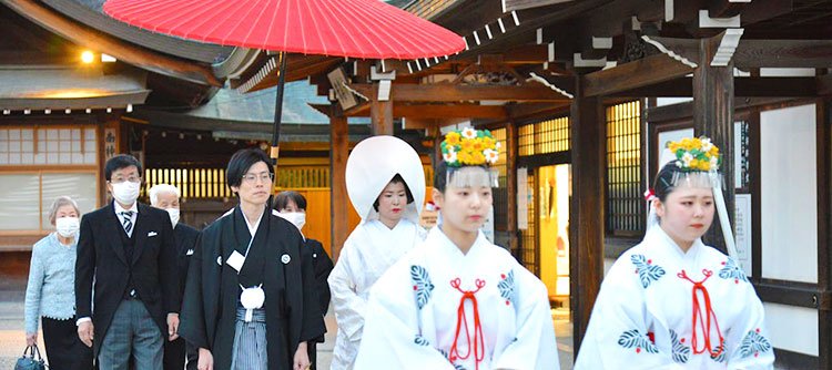 Shinto Weddings: A Glimpse into Japanese Tradition